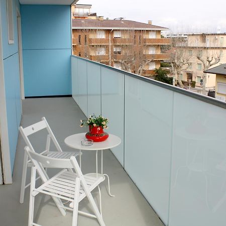 Residenza Edda Lejlighed Lignano Sabbiadoro Eksteriør billede