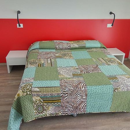 Residenza Edda Lejlighed Lignano Sabbiadoro Eksteriør billede