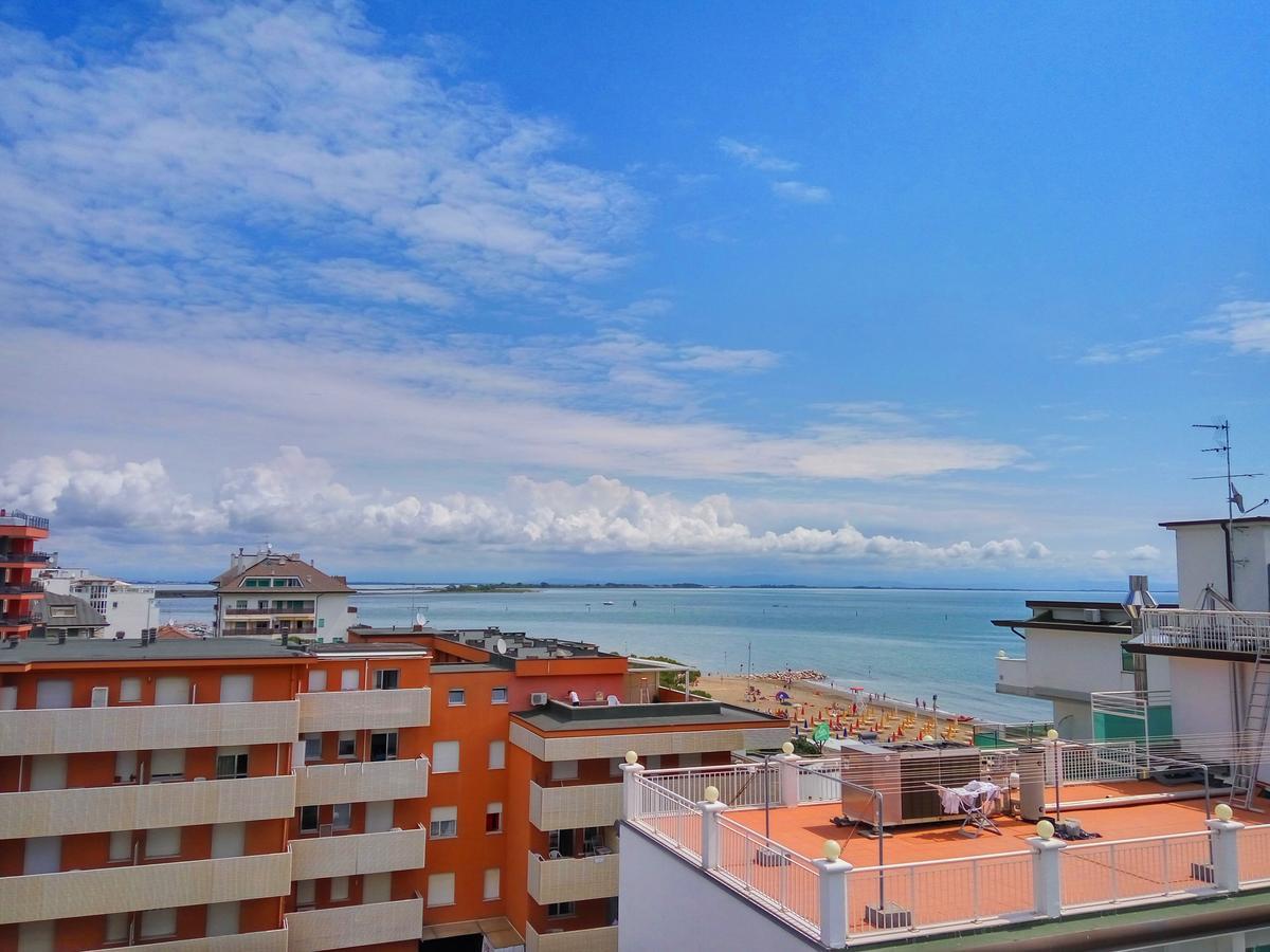 Residenza Edda Lejlighed Lignano Sabbiadoro Eksteriør billede